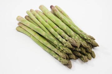 斜めに映えるアスパラガス
