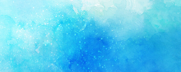 コピースペースのある爽やかな水色と青色の海をイメージした水彩背景　背景イラスト　テクスチャ素材　海