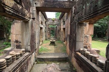 Prasat Ta Muen Thom is an ancient Khmer-Hindu temple located on the Cambodia–Thailand border.at...