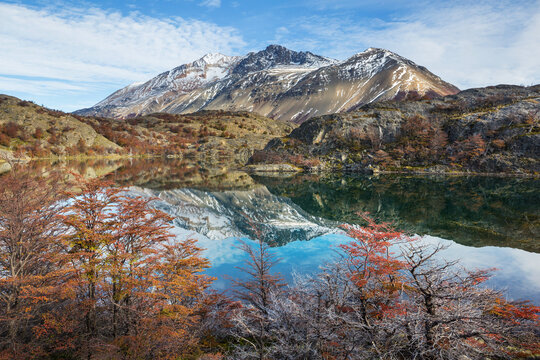 Fototapeta Autumn in Perito Moreno