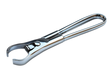 Cosmetic eyelash curler tool with transparent background, representing beauty standards and makeup application techniques, high quality render.