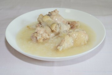 手羽元とネギの煮込み