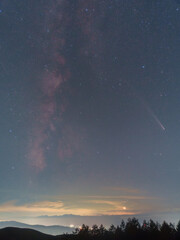 天の川と彗星と金星