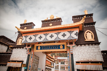 Tibetan architecture on China's Qinghai-Tibet Plateau