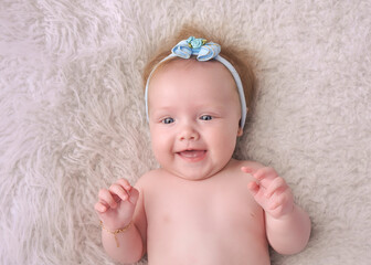 bebe sorrindo completa 5 meses de vida 