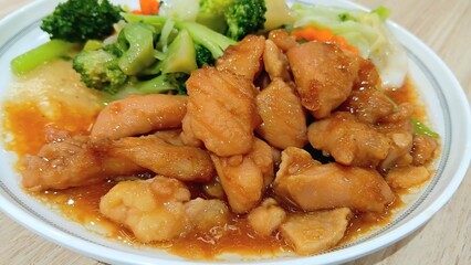 Stir Fried Broccoli and Sweet Chicken for Eating with Rice