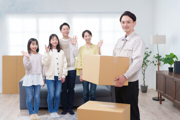 引越し業者と家族