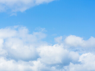 5月　昼の青空と雲05
