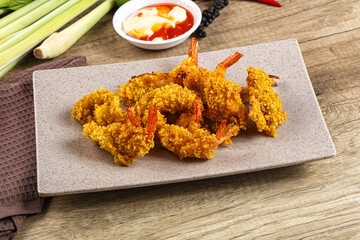 Golden deep prawn tempura wuth sauce