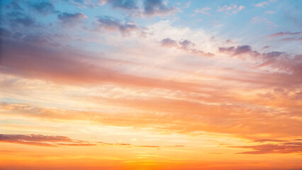 Fototapeta premium Beautiful Sunset Sky with Vibrant Colors and Soft Clouds Over Peaceful Horizon