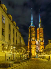 Fototapeta premium Magical night views of Wrocław old town and cathedral
