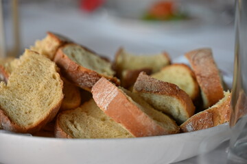 Pane casereccio piemontese tagliato a  fettine