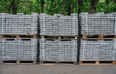 Pallets with paving stones