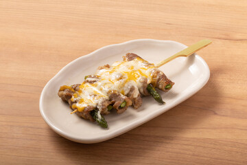 アスパラガス肉巻きチーズ串