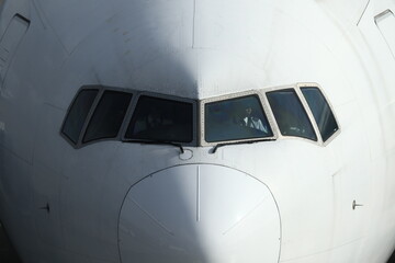 Boeing777-300のコックピットウインドウ