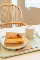 バスクチーズケーキでおやつタイム