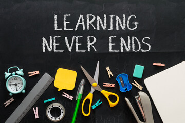 Blackboard with the words learning never ends written on it