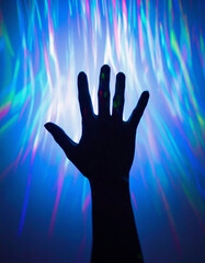 闇に潜む手、守る壁