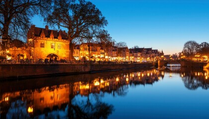 Obraz premium Canal city at twilight (1)