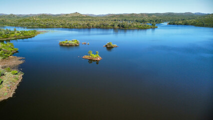 Australian remote bushland with it´s vegetation and a lake, seen from above