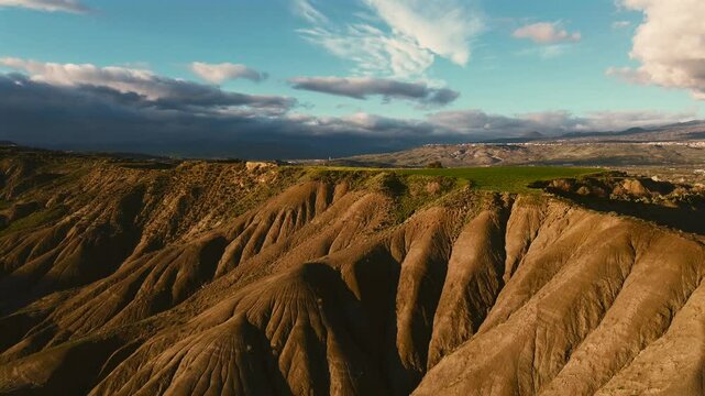 Vista Aerea dei Calanchi del Cannizzola, Deserto in Sicilia