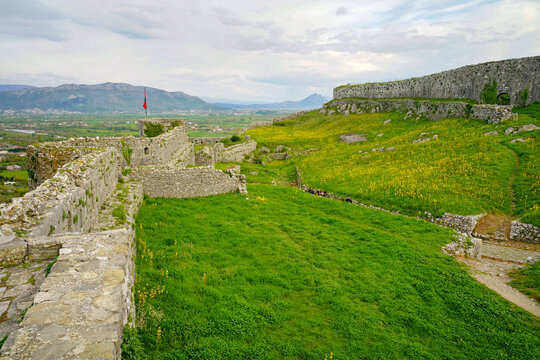 panoramic view of the Shkodra area from the Rozafa Castle
