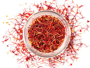 Fototapeta premium Premium Saffron Threads Isolated on White Background – High Detail Macro Shot