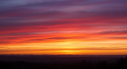 Fototapeta premium Dramatic Sky at Sunset with Vibrant Colors and Horizon