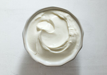bowl of sour cream jogurt dip