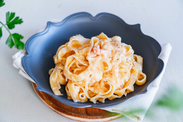 明太子とチーズたっぷりの生平麺カルボナーラ