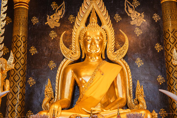 Fototapeta premium Golden Buddha