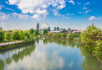 Fototapeta premium Parks of Tashkent. Spring landscape of a public park. Uzbekistan.