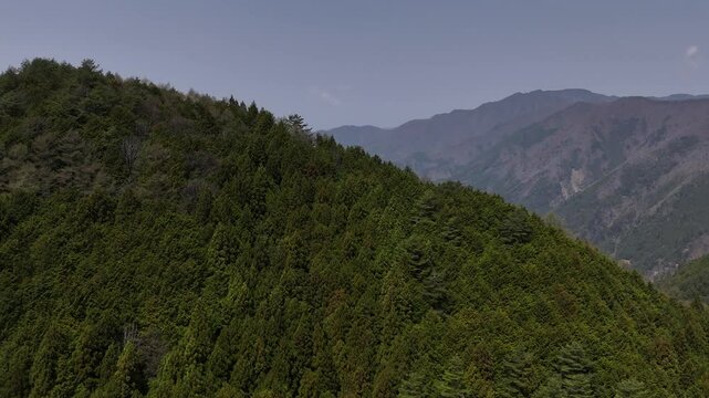 山々に囲まれた山梨で一番ちいさい村・丹波山村（空撮） - 山梨県北都留郡,日本 