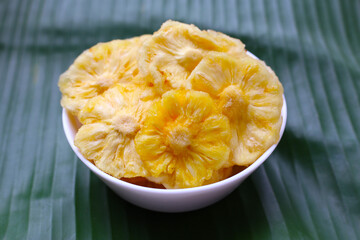 Sweet pineapple snack, Dried pineapples slices