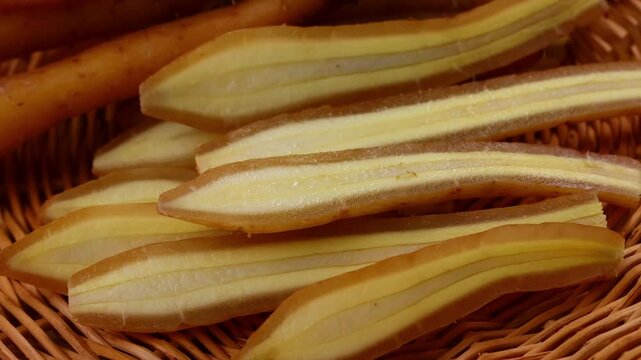 Fresh Finger root or Kaempfer (kachai)