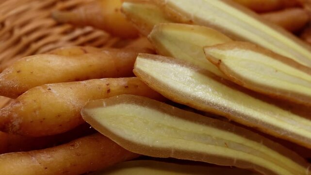 Fresh Finger root or Kaempfer (kachai)