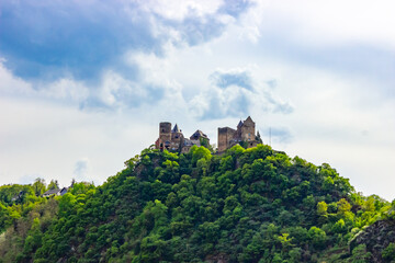 Sch&ouml;nburg (Sch&ouml;nburg Castle) above Oberwesel, Germany
