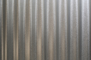 波状金属板の陰影