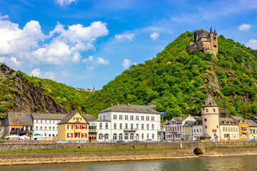 Colorful houses and Burg Katz (cat castle) overlooking St. Goarshausen, Germany