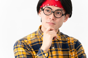 Fototapeta premium チェック柄の服を着た若い男性