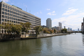 Obraz premium Osaka City Hall - View from Yodoyabashi Bridge