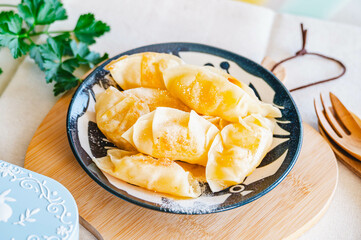 ぎょうざの皮アップルパイ