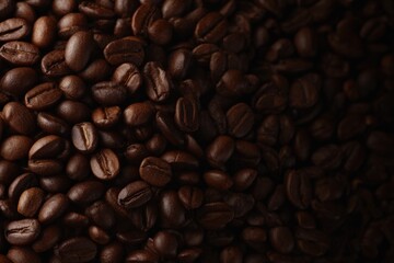 Obraz premium Rich, dark roasted coffee beans.
