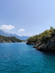 Obraz premium beautiful seascape on the horizon silhouette of mountains
