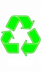 Obraz premium Green recycling symbol on a white background representing eco friendly practices and sustainable living for environmental protection