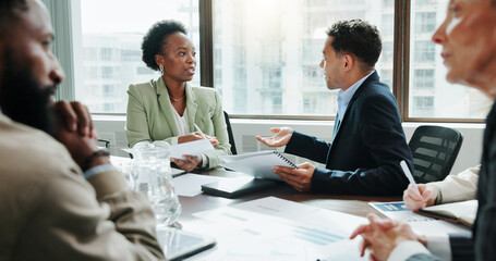 Planning, discussion and meeting with business people in office for investment analyst, advisor and stock market. Audit review, portfolio growth and feedback with employees in agency for research