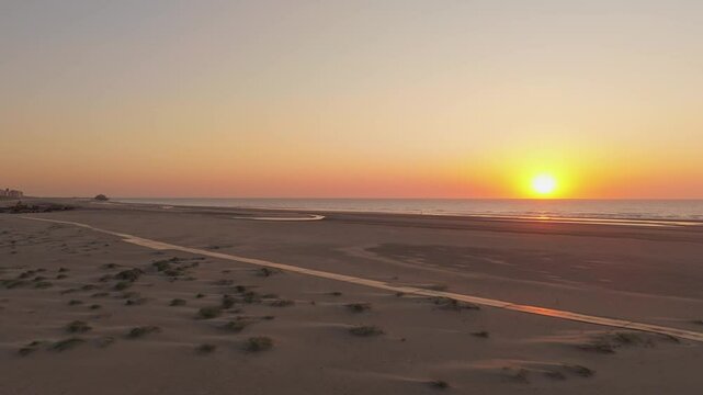 Sunset Reflection: Warm Colors Over the Ocean