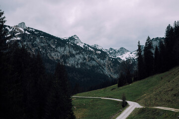 road to the mountains