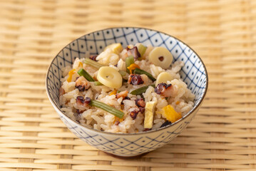 山菜とタコの炊き込みご飯