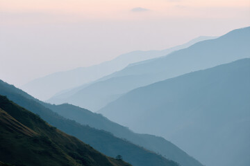 Obraz premium serene mountain ridge in bhutan during soft twilight viewed from above